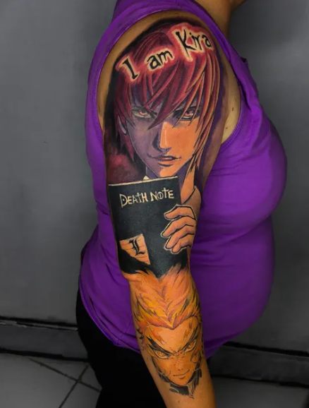 Light Yagami, de Death Note, em anime colorido no braço